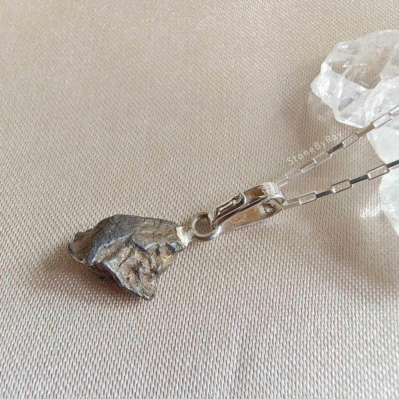 สร้อยคอเงินจี้อุกกาบาตเหล็กแคมโป เดล เชียโล Campo Del Cielo Meteorite