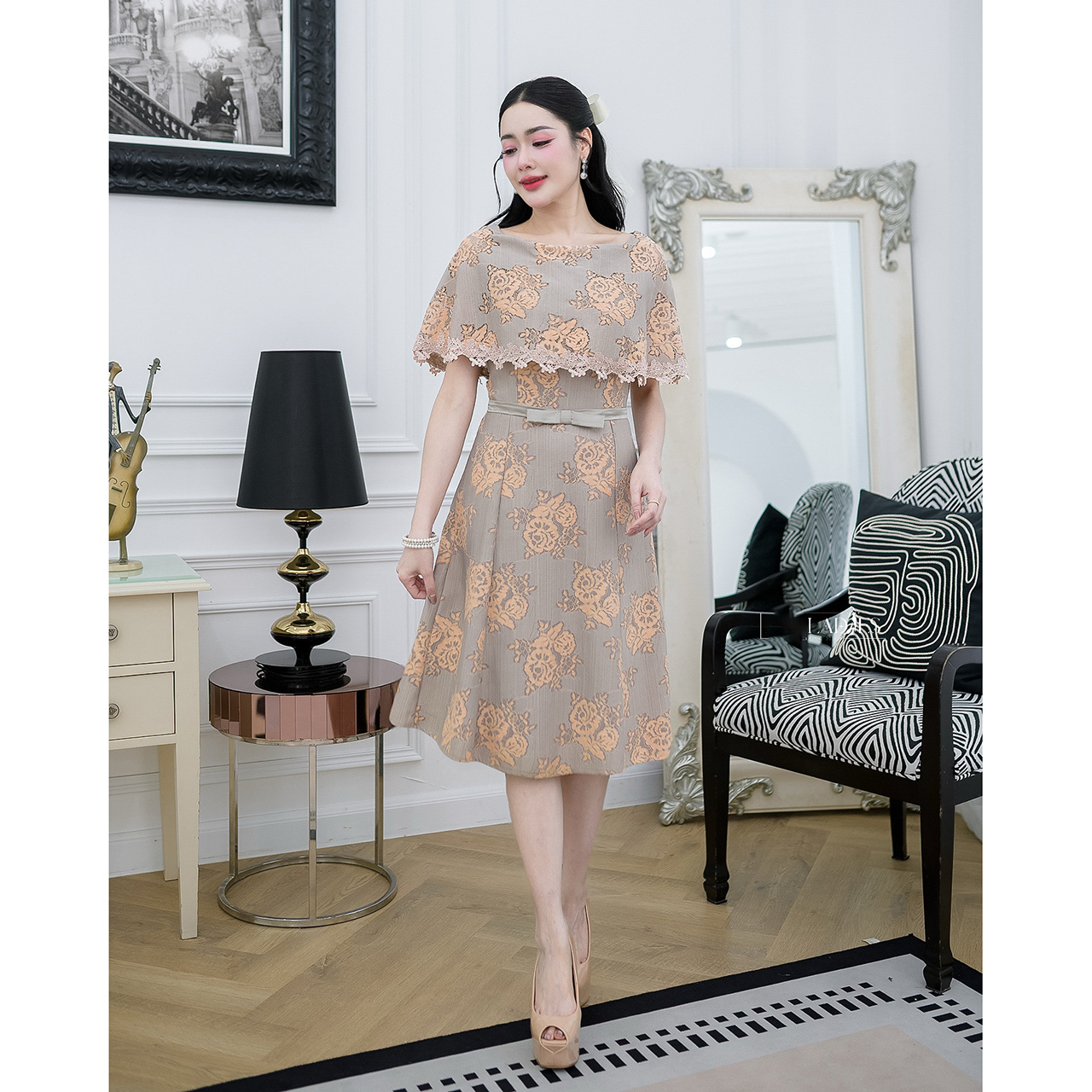 kudapy เดรสลูกไม้ผ้านิ่่มใส่สบาย แต่งเอวโบว์กระโปรงทรงเอสวย มีซับในทั้งชุด