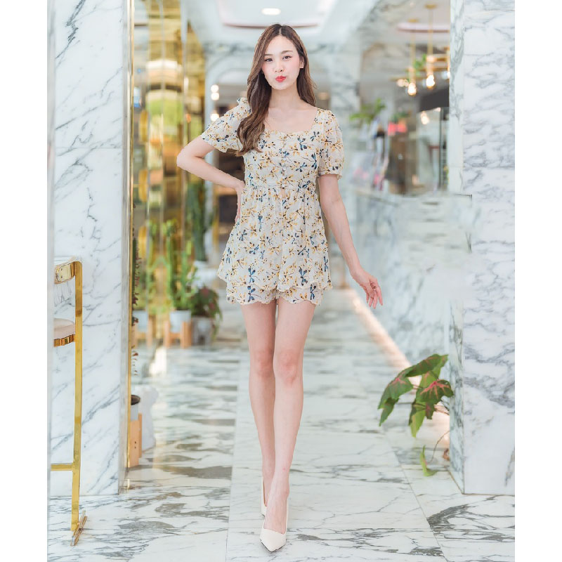 kudapy เซ็ทขาสั้นสีครีม/สีชมพู เสื้อคอเหลี่ยมแขนตุ๊กตา+กางเกง