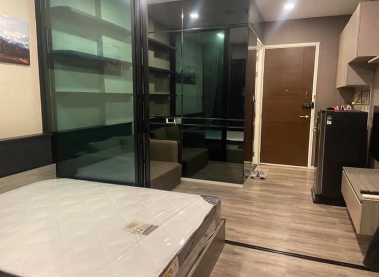 ให้เช่าคอนโด Brown Ratchada 32 (บราวน์ รัชดา 32 ) - ตกแต่งเฟอร์ครบวิวสระว่ายน้ำ - การเดินทาง: MRT ลาดพร้าว