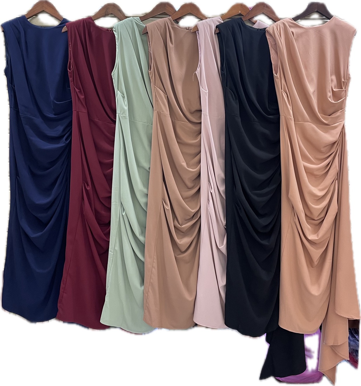 kudapy เดรสยาว ออกงานสุดพริ้ว แขนกุด ซิปหลังยาว บ่าเสริมฟองน้ำ กระโปรงสอบจับจีบเดรป ทิ้งชาย ผ่าด้านข้าง