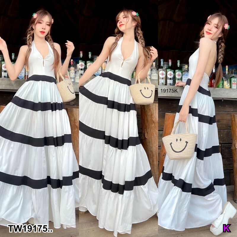 kudapy เดรสยาวคล้องคอ แต่งทูโทน สวย หรู ดีเทลตัวเสื้อด้านบนเป็นคล้องคอ ด้านหลังเป็นสม็อค ตัวกระโปรงแต่งทูโทนสลับเป็นชั้น