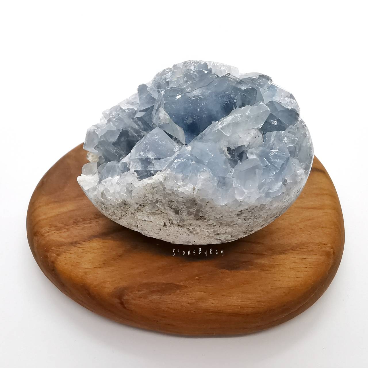 หินเซเลสไทน์ผลึกธรรมชาติเจียรทรงไข่ Celestine