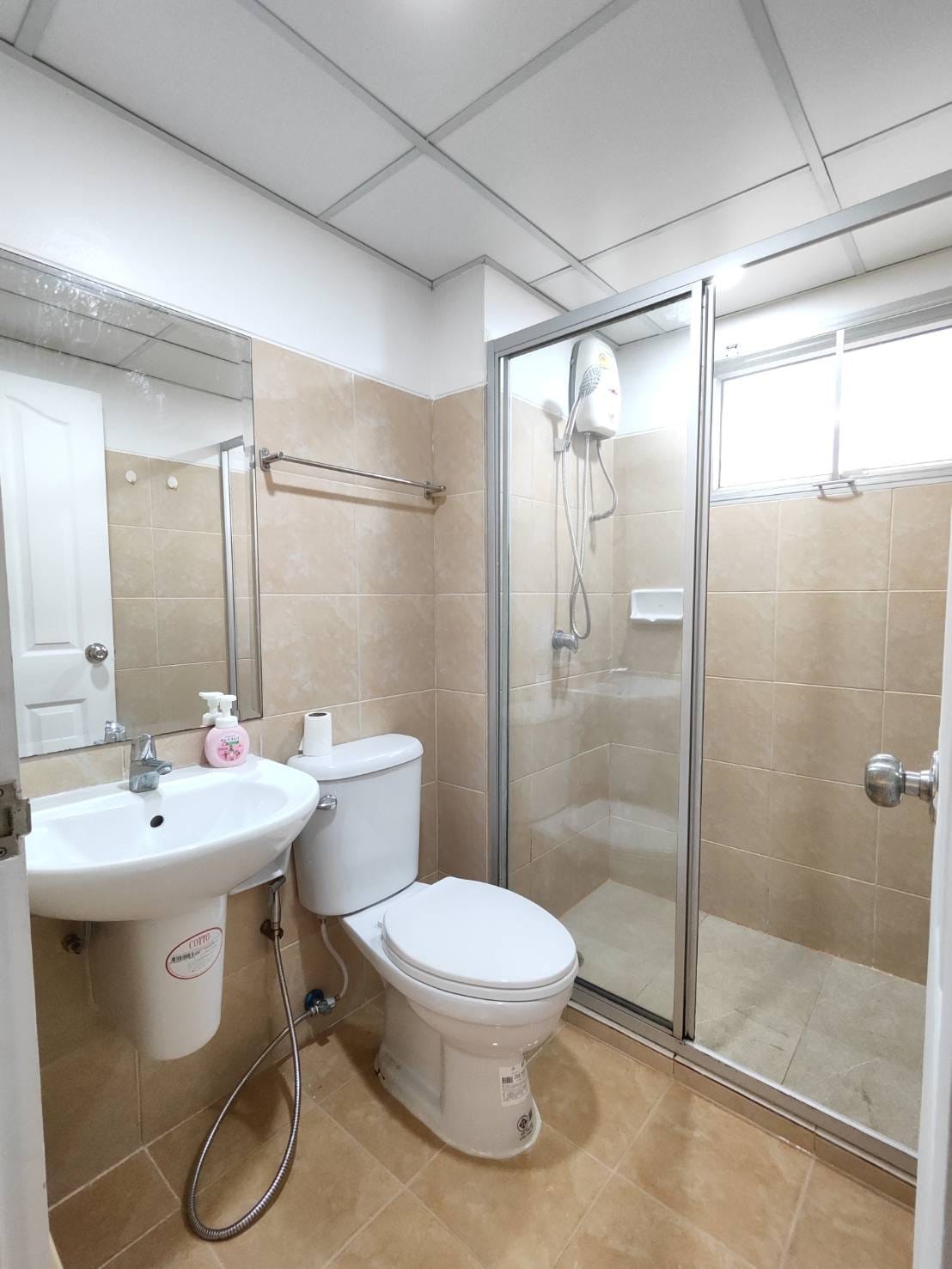 ให้เช่าห้องเฟอร์นิเจอร์และเครื่องใช้ไฟฟ้าครบสอบถามแอด Line ID : Smile-easy ที่ City Home Sukhumvit