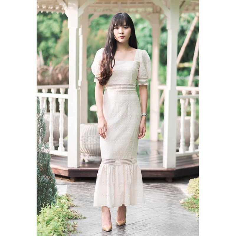 kudapy เดรสยาวสีสีเขียว/สีขาว/สีครีม/สีดำ สุดเจ้าหญิง ตั้งแต่เคยมีมา งานฉลุลูกไม้ลายสวย มากคะ ดีเทลลูกไม้ตัดต่อลายได้เป๊ะมาก