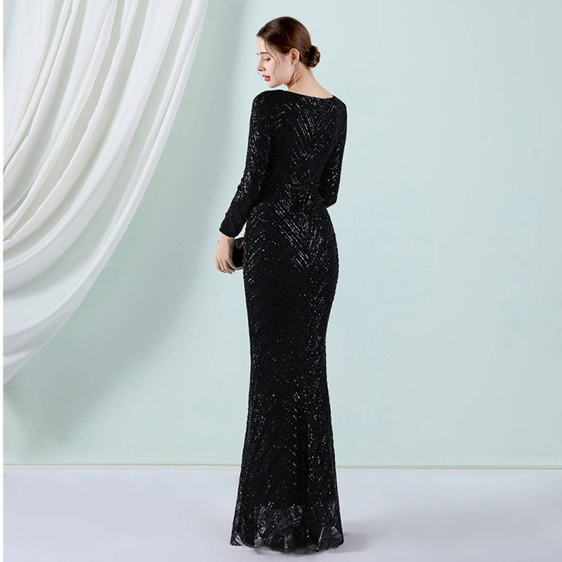 kudapy ชุดราตรียาวคอวีแขนยาวผ้ากริสเตอร์ทอแสง สีแดงเบอร์กันดี้ สีดำ สีเงิน สีชมพูโรสโกลด์ ผ้าขยายได้ สวมเข้ารูป ทรงสวย เรียบหรู มีบราเย็บติดข้างในชุด ซิปหลัง สำเนา