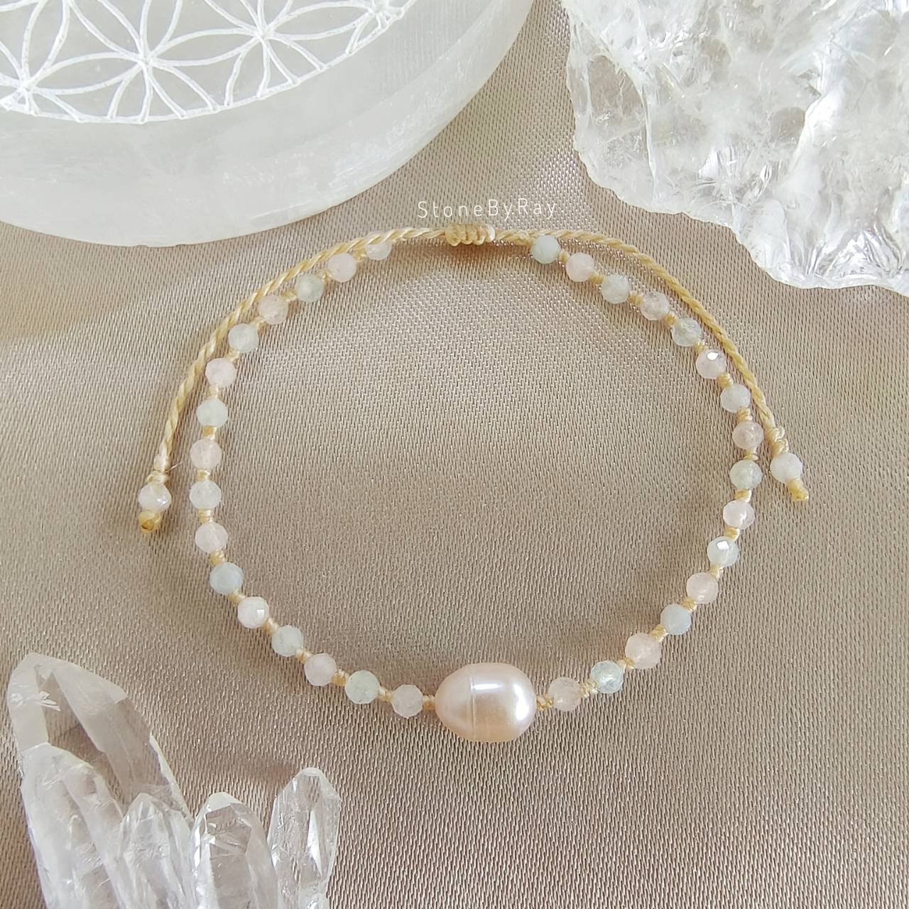 สร้อยข้อมือเชือกถักหินเบริลกับไข่มุกแท้ BERYL+PEARL