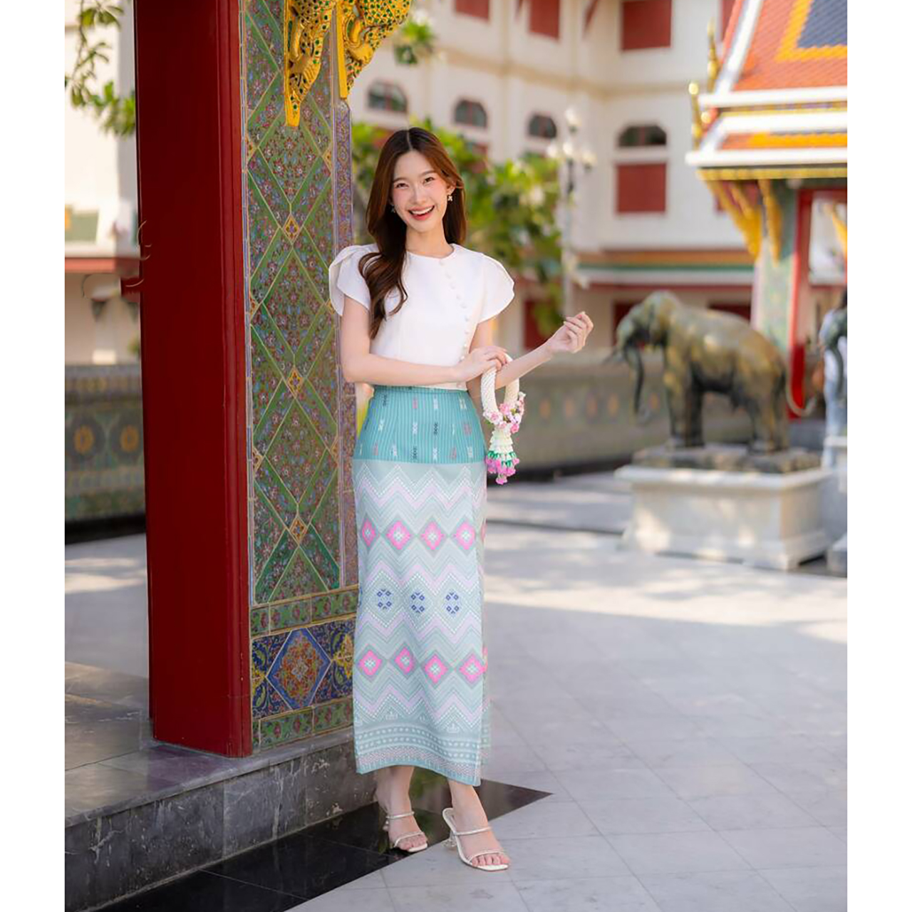 kudapy เซ็ตเสื้อแขนกลีบบัว+กระโปรงลายไทยสีครีม