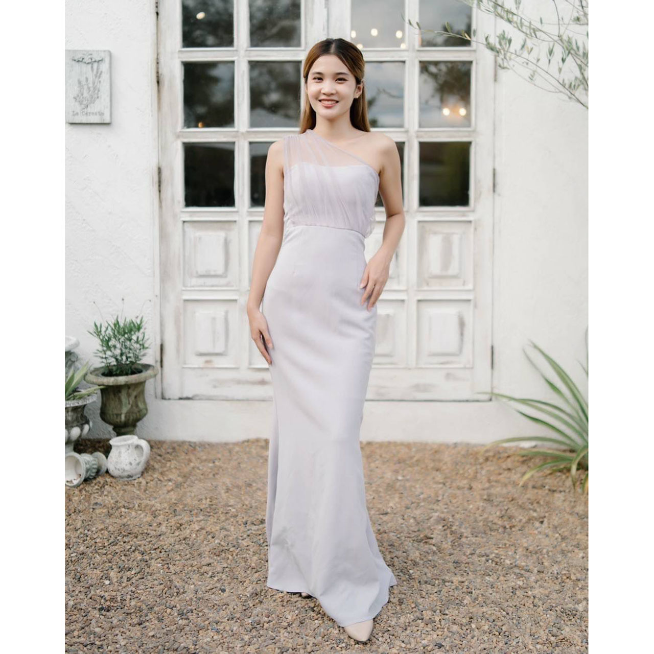 kudapy ุดออกงาน เดรสยาว บ่าเดี่ยวเกาะอก แต่งผ้าsoft net สวยหวานมินิมอล