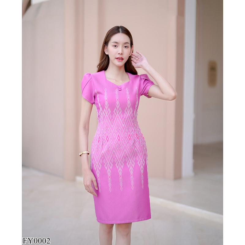 kudapy เดรสสั้นสีฟ้า/สีเขียว/สีชมพู ผ้าทอลายสวยๆ คอหัวใจ แขนกลีบบัว แต่งกระดุมปั๊มทรงสอบ สวยปังสุดๆ