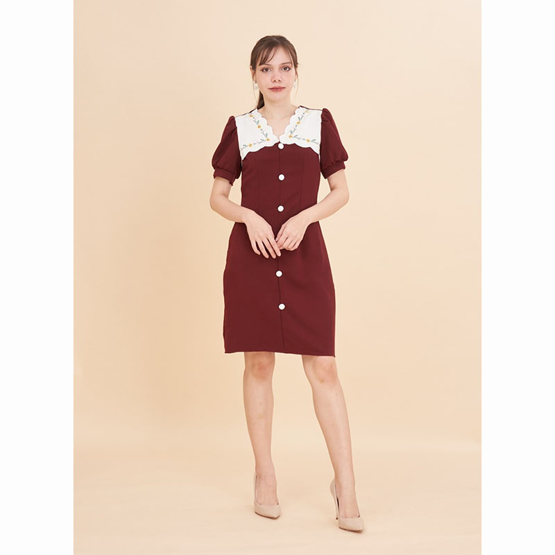 kudapy เดรสสั้นสีแดง/สีน้ำตาล/สีกรม อกปักลูกไม้แขนจั๊ม ใส่สบายสวยดูดี