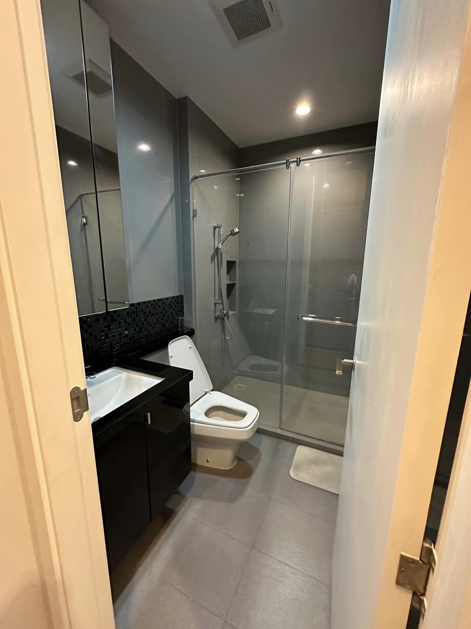 ปล่อยเช่าคอนโด M Ladprao (เอ็ม ลาดพร้าว) - เลี้ยงสัตว์ได้ชั้นสูงมาก 2ห้องนอน 2ห้องน้ำ 1ห้องนั่งเล่น - ใกล้ BTS ห้าแยกลาดพร้าว MRT พหลโยธิน - ขนาดห้อง 73 ตรม. ชั้น 41 วิวสวนจตุจักร