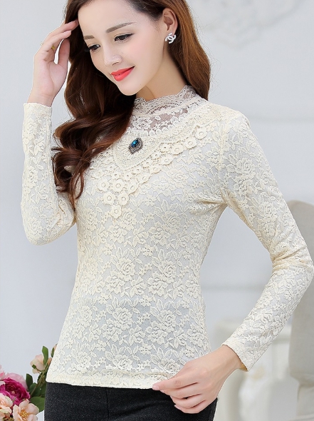 kudapy เสื้อลูกไม้สีแดง สีขาว ไสตล์เกาหลี ทรงเข้ารูปคอตั้งแต่งลูกไม้และคริสตัลช่วงหน้าอก งานลูกไม้ทั้งตัวมีซับใน