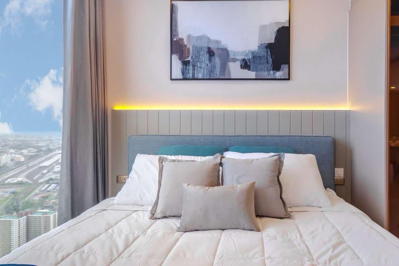 ให้เช่าห้องแบบ 3ห้องนอน 3ห้องน้ำ 1ครัวแยก โซนพื้นที่ MRT พระราม9 คอนโด One9Five Asoke - Rama 9 (วันไนน์ไฟว์ อโศก - พระราม 9) High Rise ขนาดห้อง 93.5 ตรม. ชั้น 58 ตึก A