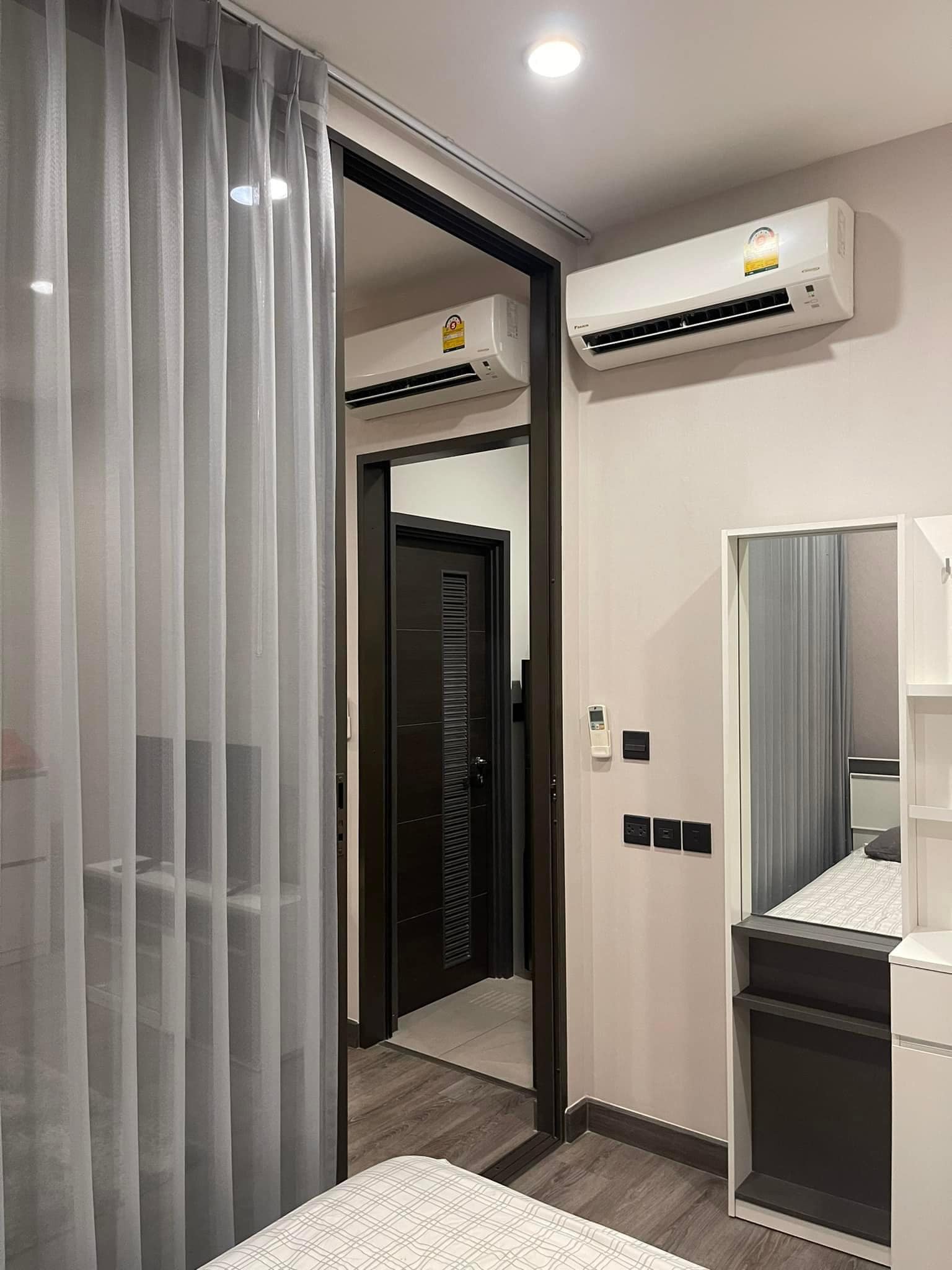 Urbano Rajavithi (เออร์บาโน ราชวิถี) ให้เช่าห้องตกแต่งพร้อมอยู่ติด MRT สิรินธร