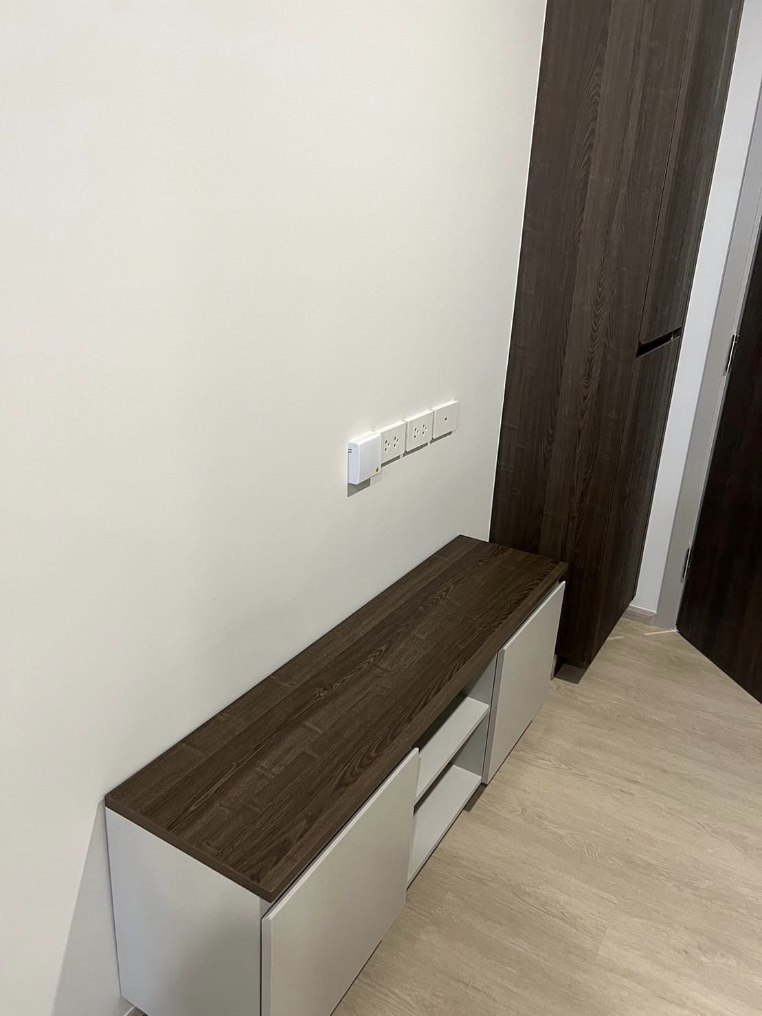 ให้เช่าคอนโด Nue Cross Khu Khot Station (นิว ครอส คูคต สเตชัน) - ห้องใหม่กริบต่อเดียวไปถึง ศรีปทุม เกษตร ห้าแยกลาดพร้าว - การเดินทาง: ใกล้ BTS คูคต