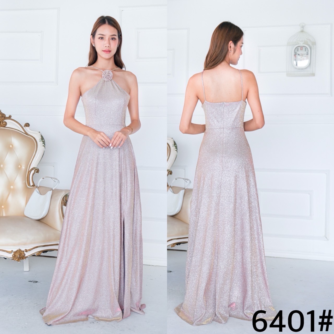 kudapy เดรสราตรีออกงานคล้องคอ ดีเทลเว้าบ่า แต่งเข็มกลัดดอกไม้ ทรงสวยเรียบหร กระโปรงบานพริ้วสวย