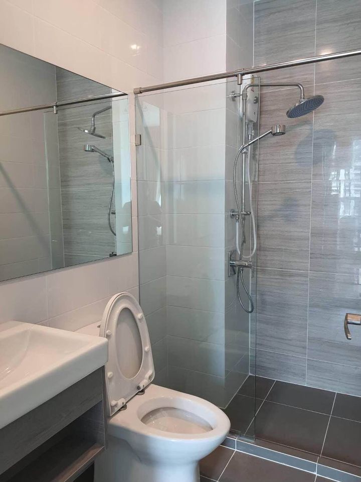 สนใจชมห้องติดต่อได้เลย Line ID: Smile-easy ปล่อยเช่าคอนโด ไนท์บริดจ์ คอลลาจ รามคำแหง (Knightsbridge Collage Ramkhamhaeng) - 1ห้องนอน 1ห้องน้ำ 1ห้องนั่งเล่น - ใกล้ MRT หัวหมาก - ขนาดห้อง 27 ตรม. ชั้น 12A