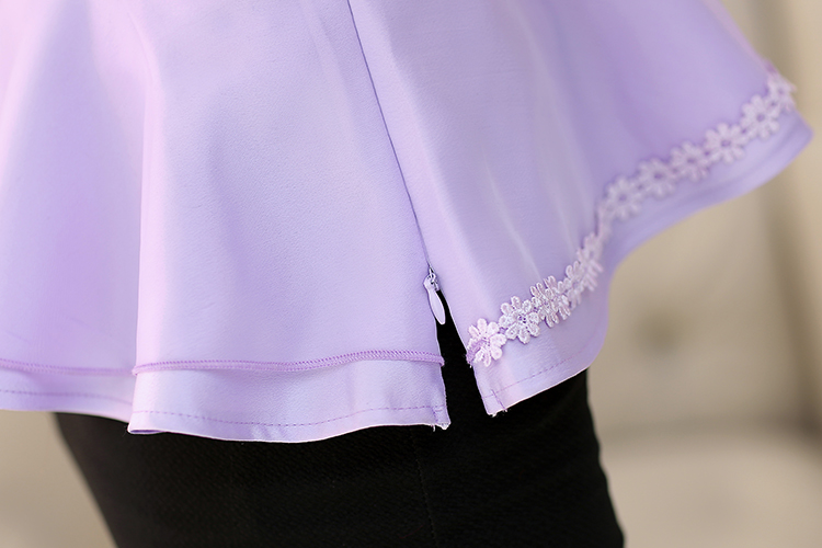 kudapy เสื้อลูกไม้สีม่วงแขนยาว ทรงเข้ารูป คอกลมปักดอกไม้และ ปักลูกไม้และ ต่อชายระบายช่วงเอว