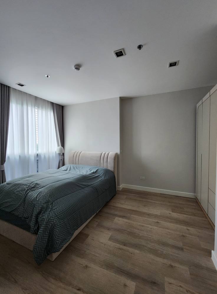 ให้เช่าคอนโด The Room Sathorn - Taksin (เดอะ รูม สาทร - ตากสิน) 2ห้องนอน / 2ห้องน้ำ ขนาด 68 ตรม. ชั้น 7 ค่าเช่า 28,000 ต่อเดือน รถไฟฟ้า BTS โพธิ์นิมิต