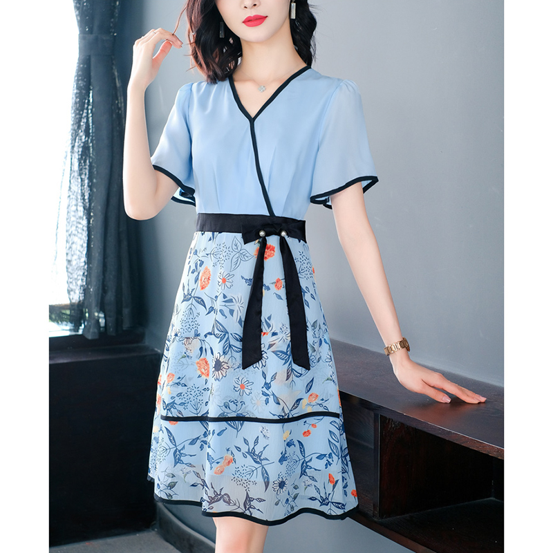 kudapy ชุดเดรสสั้นสีฟ้า แต่งผ้าลูกไม้ลายสวยดูดีผ้านุ้มใส่สบายตัว