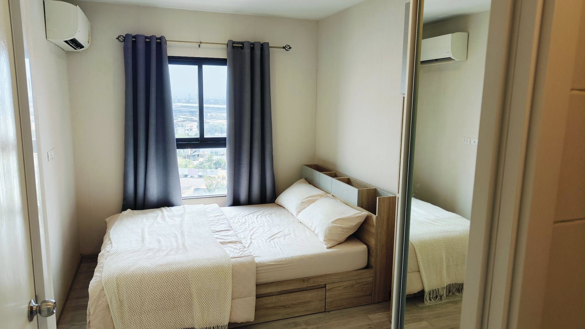 ปล่อยเช่า Plum Condo Central Station (Phase 1) : พลัม คอนโด เซ็นทรัล สเตชั่น (เฟส 1) - โซนพื้นที่ MRT สามแยกบางใหญ่ 1ห้องนอน 1ห้องน้ำ - ขนาดห้อง 26.49 ตรม. ชั้น 12 - ให้เช่า 8,000 ต่อเดือน