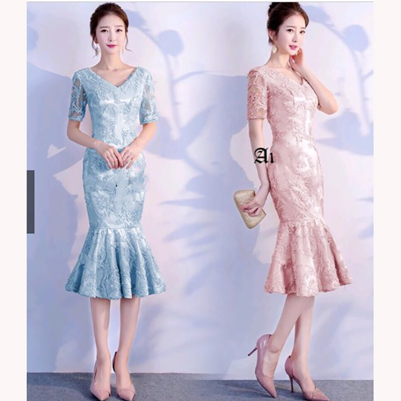 kudapy เดรสลูกไม้สีฟ้า/ชมพูพิ้งโกลด์ แขนสั้น คอวี กระโปรงระบายชาย ผ้ามุ้งปักลวดลายด้วยริบบิ้นผ้า