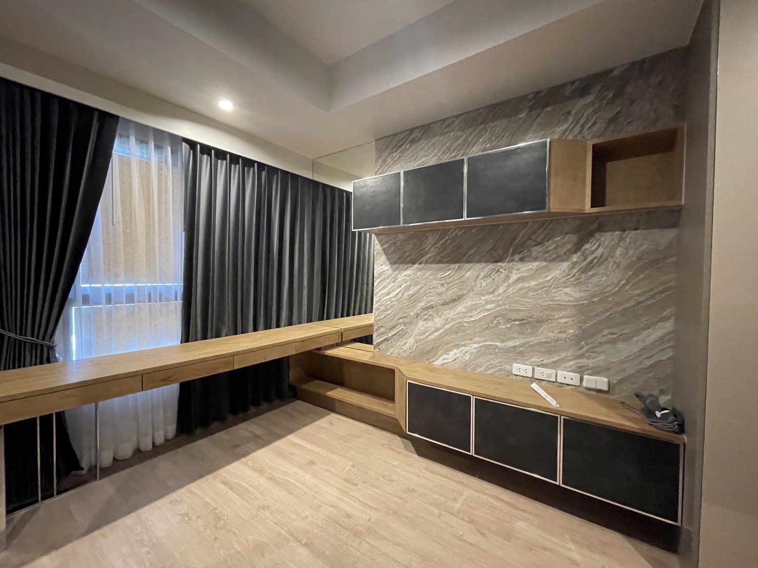 ให้เช่าคอนโด IDEO Rama 9 - Asoke (ไอดีโอ พระราม 9 - อโศก) High Rise โซนพื้นที่ MRT พระราม 9 ห้องแบบ Studio 1ห้องน้ำ โซนครัวปิด ขนาดห้อง 26 ตรม. ชั้น 12