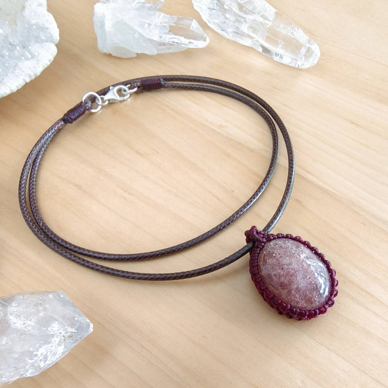 สร้อยคอเชือกจี้หินสตอเบอรี่ควอตซ์ Strawberry Quartz