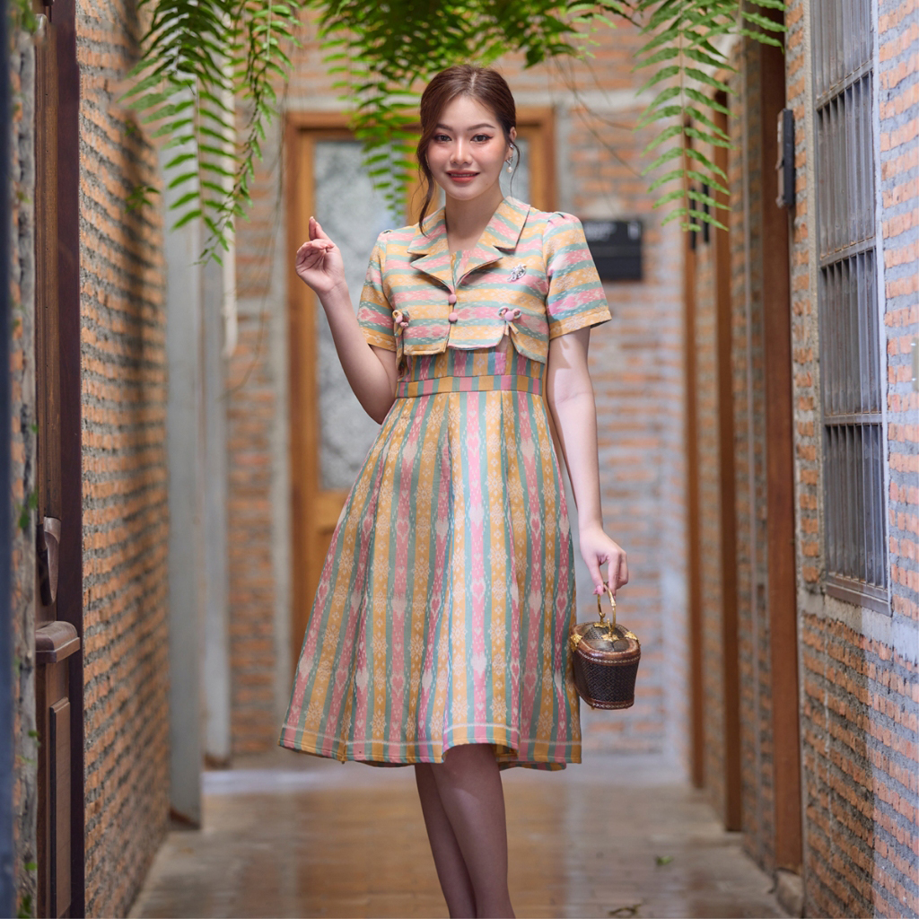 kudapy ชุดเดรสผ้าไหมไทยทอลายขวาง ใส่ออกงาน สีเหลืองตัดชมพู