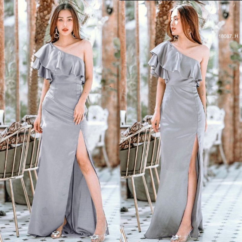 kudapy Maxi Dress แม็กซี่เดรสยาวสีกรม/สีชมพู/สีน้ำตาล/สีเทา/สีแดง ชุดออกงาน เดรสไหล่เบี่ยง ระบาย งานซิปหลัง ผ้าซาร่าเงา