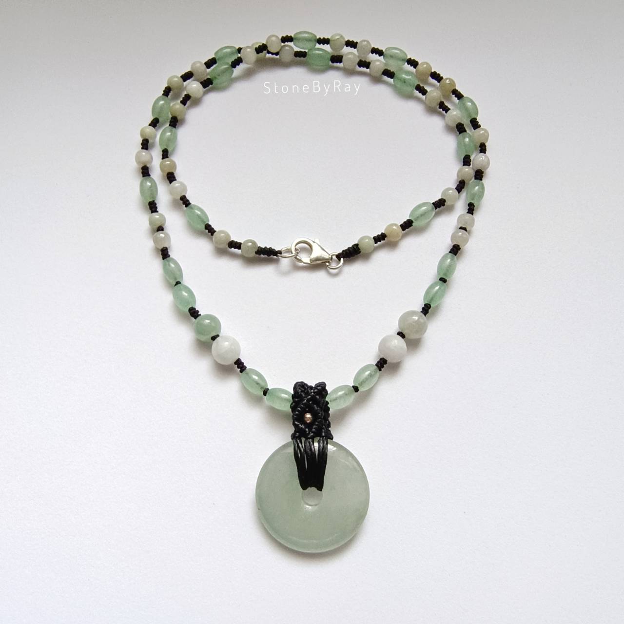 สร้อยคอเชือกถักหินอเวนเจอรีนกับจี้หยกทรงโดนัท Aventurine+Jade