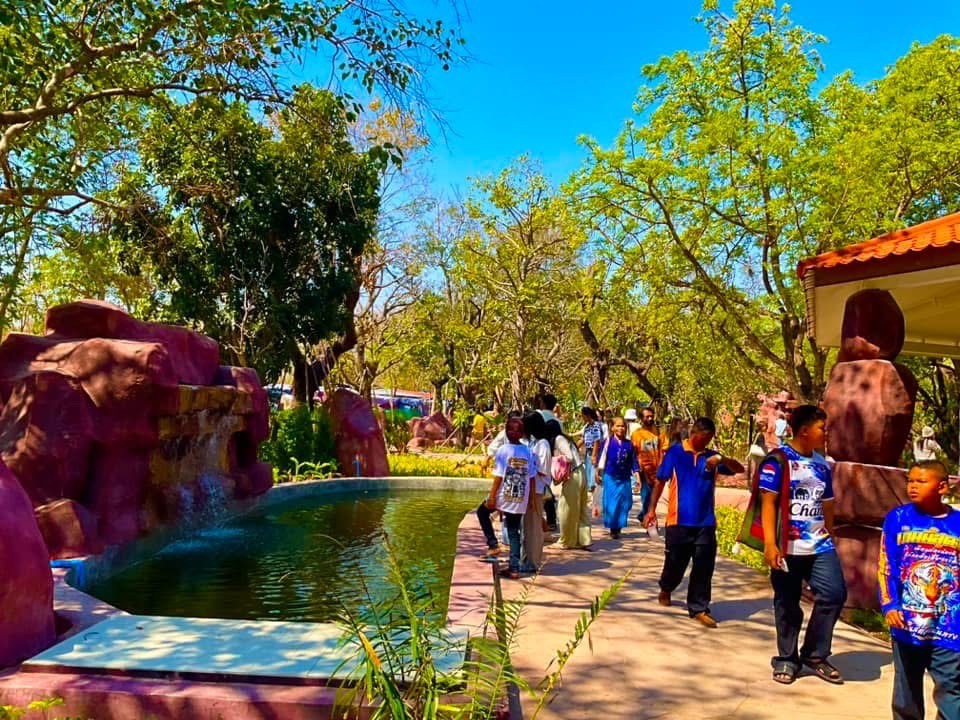 บรรยากาศการให้เยี่ยมชม #สวนพุทธศิลป์ #อุทยานพระนาดูนทะลุมิติ จ.มหาสารคาม สอบถาม โทร 061-6592998