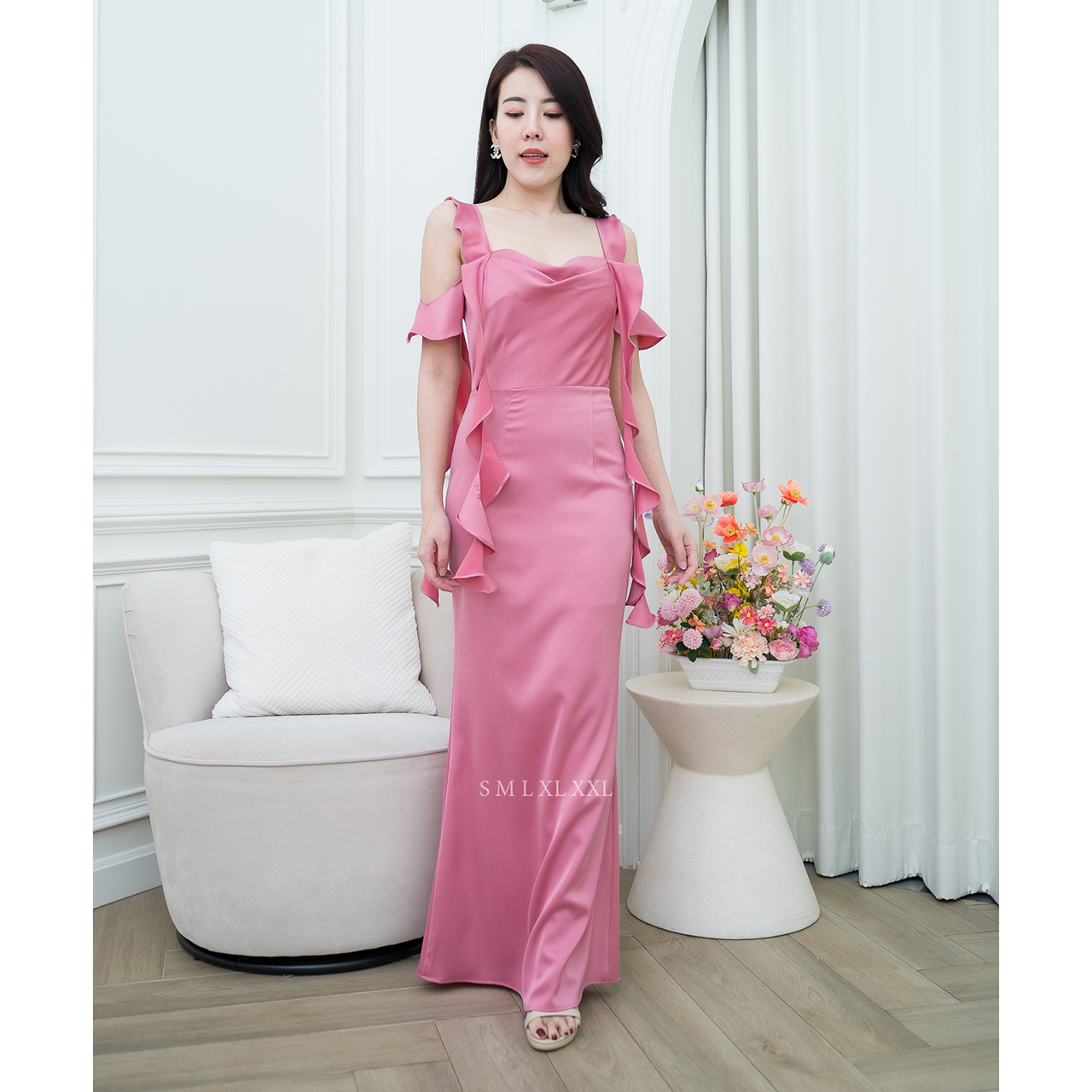 kudapy ชุดราตรียาวสีชาเขียว/สีชมพู/สีโอวัลติน แต่งสายเกลียวงานสวยทรงหรูมากๆค่ะ งานคัตติ้งพรีเมี่ยมผ้าเครปซาติน ซับใน