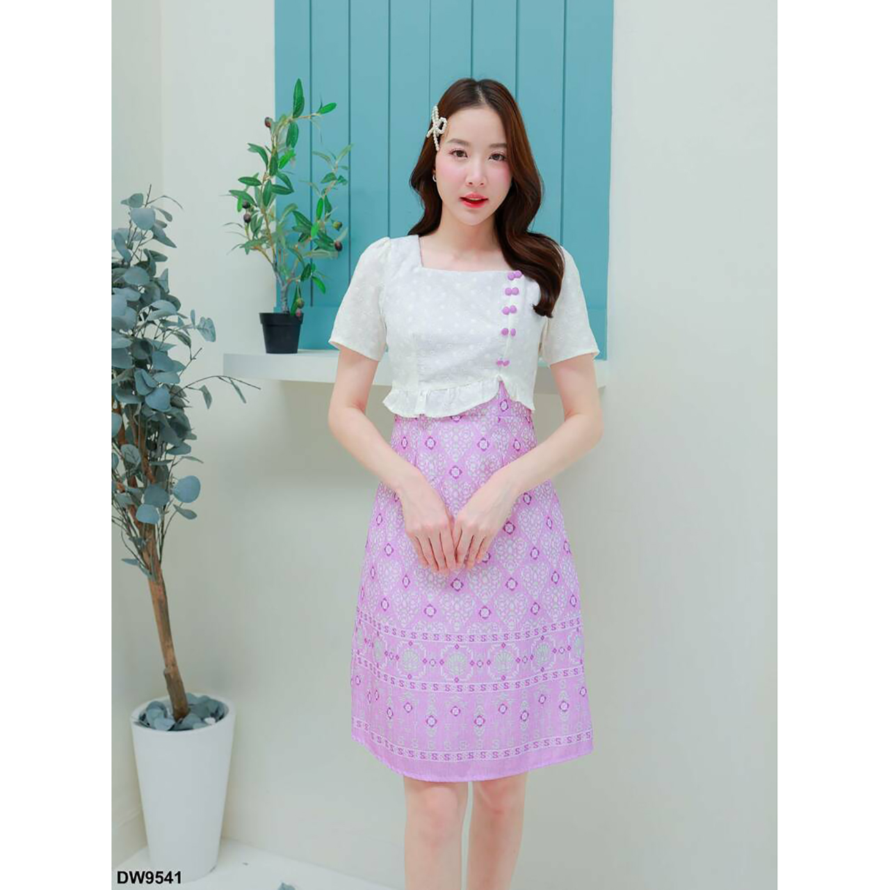 kudapy เดรสคอเหลี่ยมเสื้อลายปักแต่งกระดุม