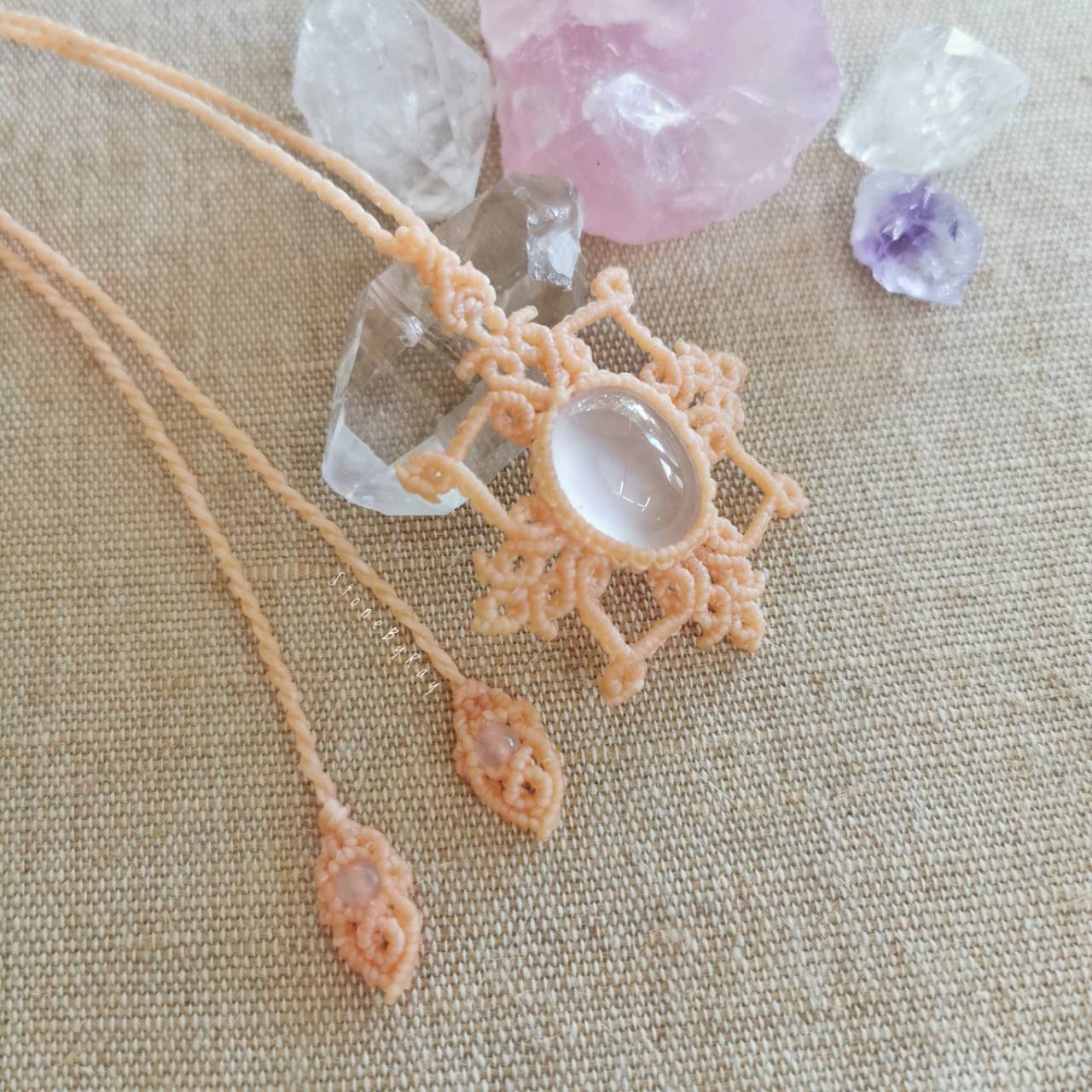 สร้อยคอเชือกถักจี้หินโรสควอตซ์ Rose Quartz