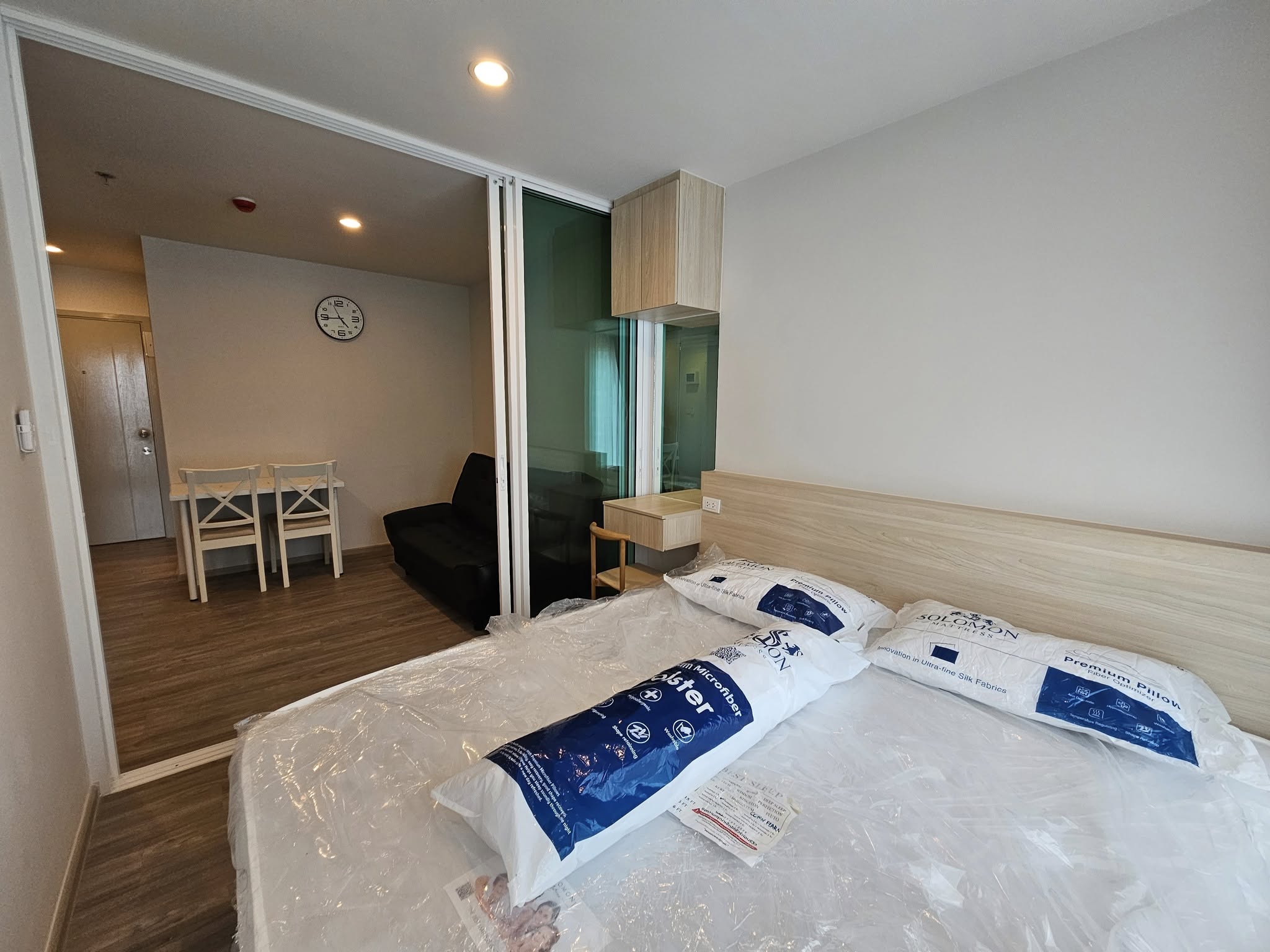 ให้เช่าคอนโด Regent home bangna (รีเจ้นท์ โฮม บางนา) โซนพื้นที่ BTS บางนา ห้องแบบ 1ห้องนอน / 1ห้องน้ำ / โซนครัวปิด ขนาดห้อง 28 ตรม. ชั้น 22 ตึก A