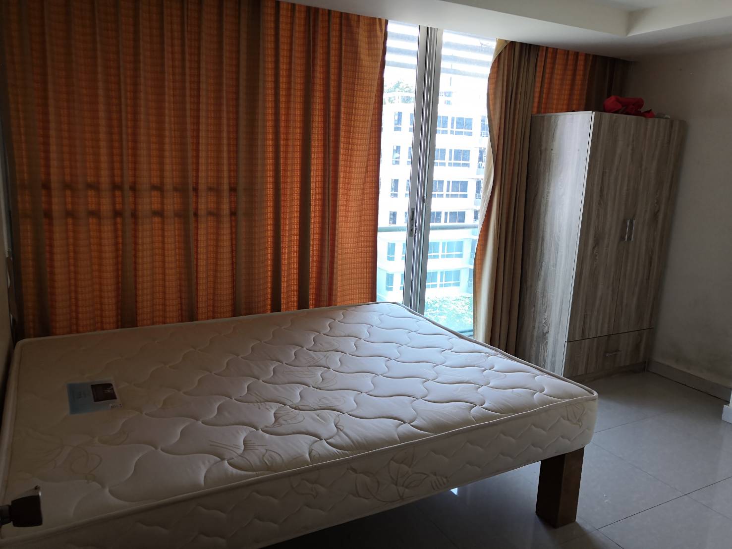 ให้เช่าและขายคอนโด3ห้องนอน เดอะ คริส รัชดา17 ตึก1