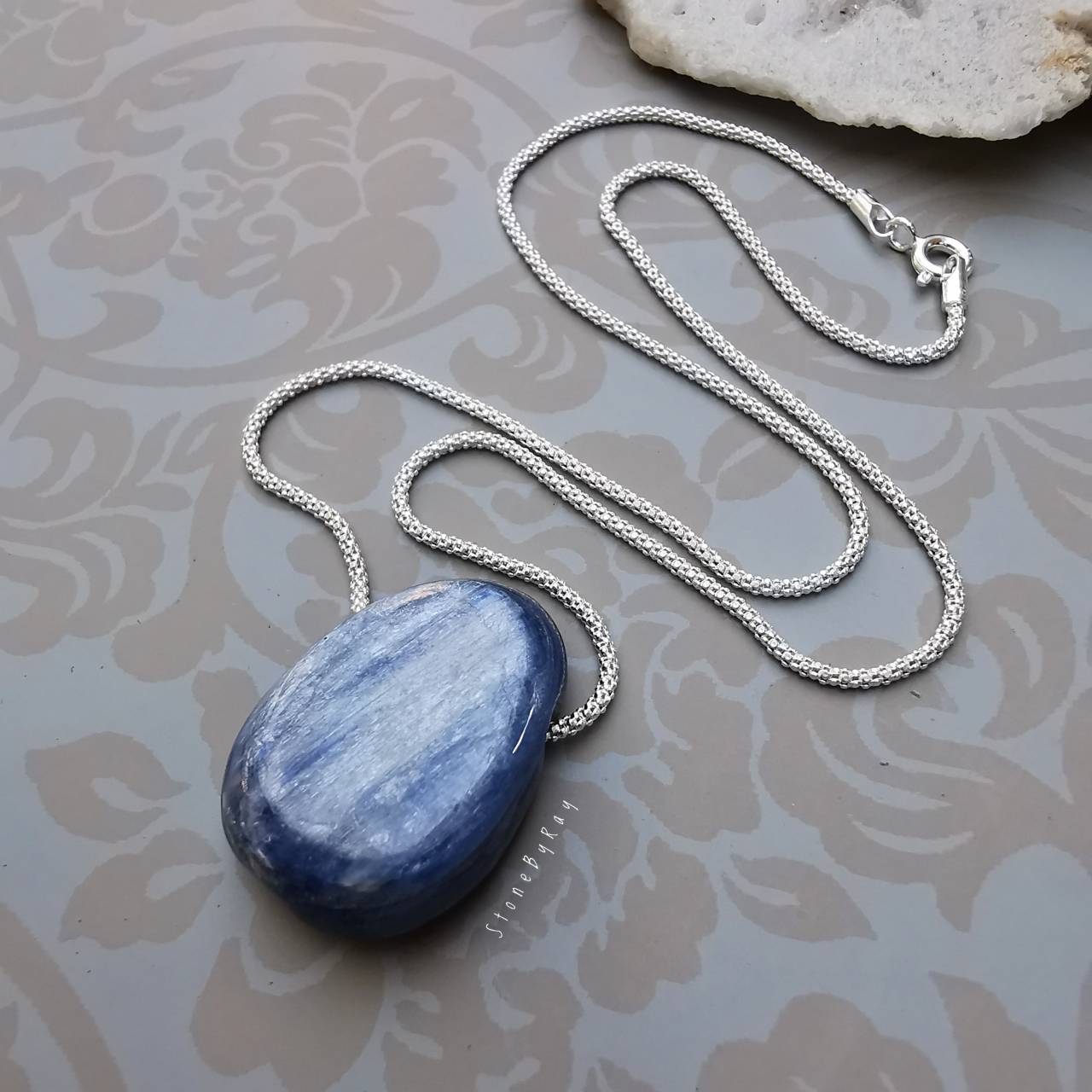 สร้อยคอเงินจี้หินไคยาไนท์ (Kyanite)