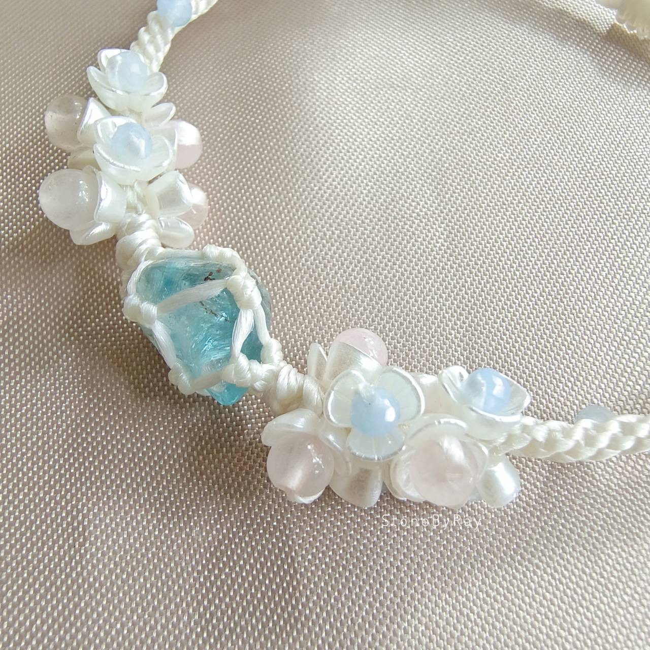 สร้อยข้อมือเชือกถักหินบลูอพาไทต์ Blue Apatite
