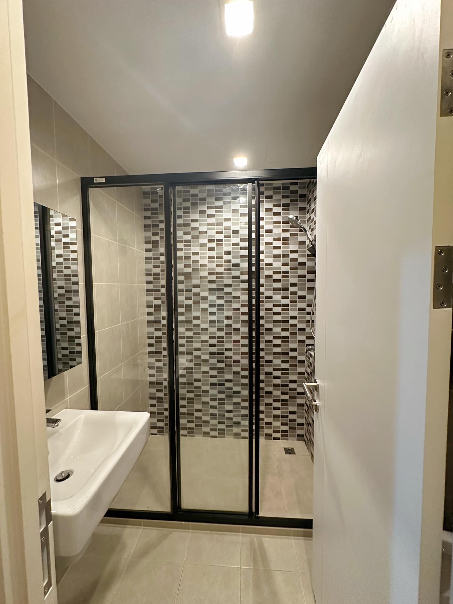 ให้เช่าคอนโด The Base Phetkasem (เดอะ เบส เพชรเกษม) - ตกแต่งเฟอร์ครบน่าอยู่มีเครื่องซักผ้า - การเดินทาง: ใกล้รถไฟฟ้า MRT เพชรเกษม 48