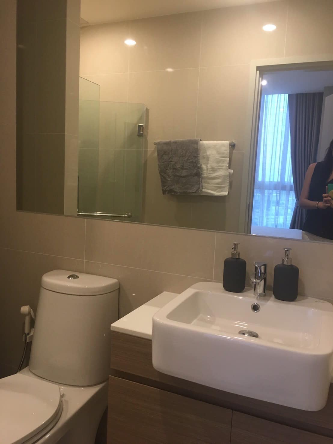 ให้เช่าคอนโด Noble Revolve Ratchada (โนเบิล รีวอลฟ์ รัชดา) - ตกแต่งเฟอร์ครบ - การเดินทาง: ใกล้ MRT สถานีศูนย์วัฒนธรรม