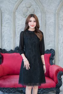 kudapy เดรสสั้นสีดำ/สีน้ำตาล /สีเทาฟ้า ลูกไม้งานสวยน่ารักมากๆ ดีเทลสวยหวาน ดีไซน์สวยใช้ผ้าลูกไม้เนื้อดี คอจับจีบตุ๊กตาน่ารักล้อมด้วยลูกไม้รอบคอ