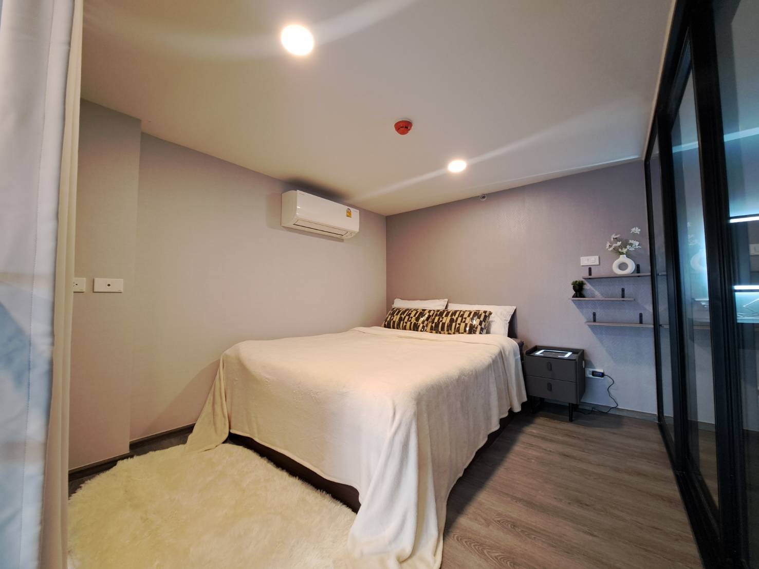 ปล่อยเช่า The Origin Ladprao - Bangkapi (ดิ ออริจิ้น ลาดพร้าว - บางกะปิ) - โซนพื้นที่ MRT บางกะปิ Duplex2ชั้น 1ห้องนอน 1ห้องน้ำ 1ห้องนั่งเล่น - ขนาดห้อง 35 ตรม. ชั้น 22 - ให้เช่า 21,000 ต่อเดือน