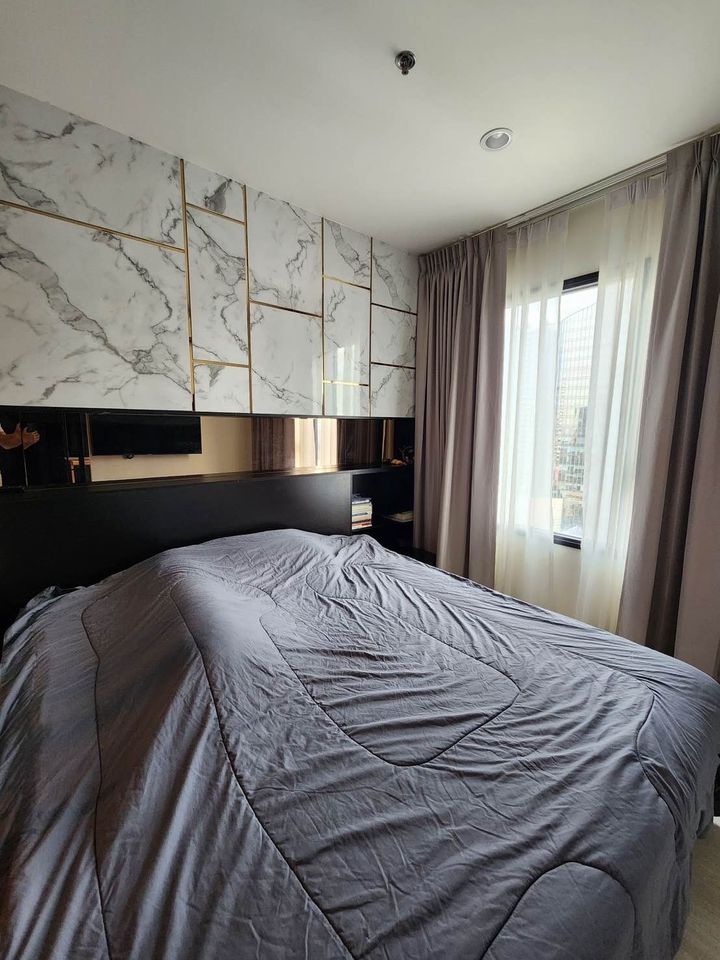 ให้เช่าคอนโด Life Asoke (ไลฟ์ อโศก) - ใกล้ มศว. เซ็นทรัลพระราม 9 - การเดินทาง: รถไฟฟ้า MRT เพชรบุรี