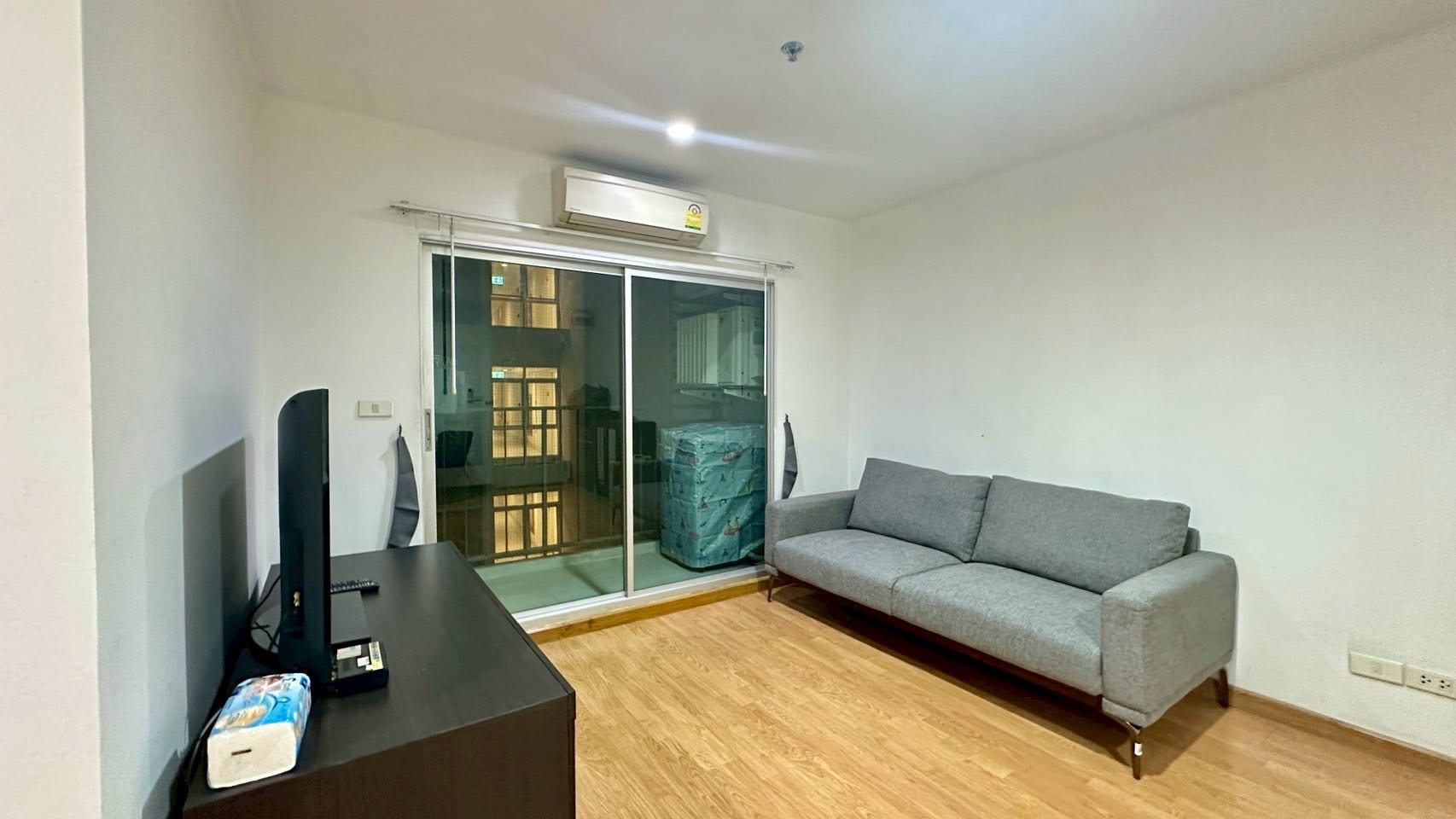 ให้เช่าห้องแบบ 1ห้องนอน 1ห้องน้ำ 1ครัวแยก โซนพื้นที่ MRT ห้วยขวาง คอนโด ยู ดีไลท์ แอท ห้วยขวาง สเตชั่น (U Delight @ Huaykwang Station) High Low Rise ขนาดห้อง 44 ตรม. ชั้น 8