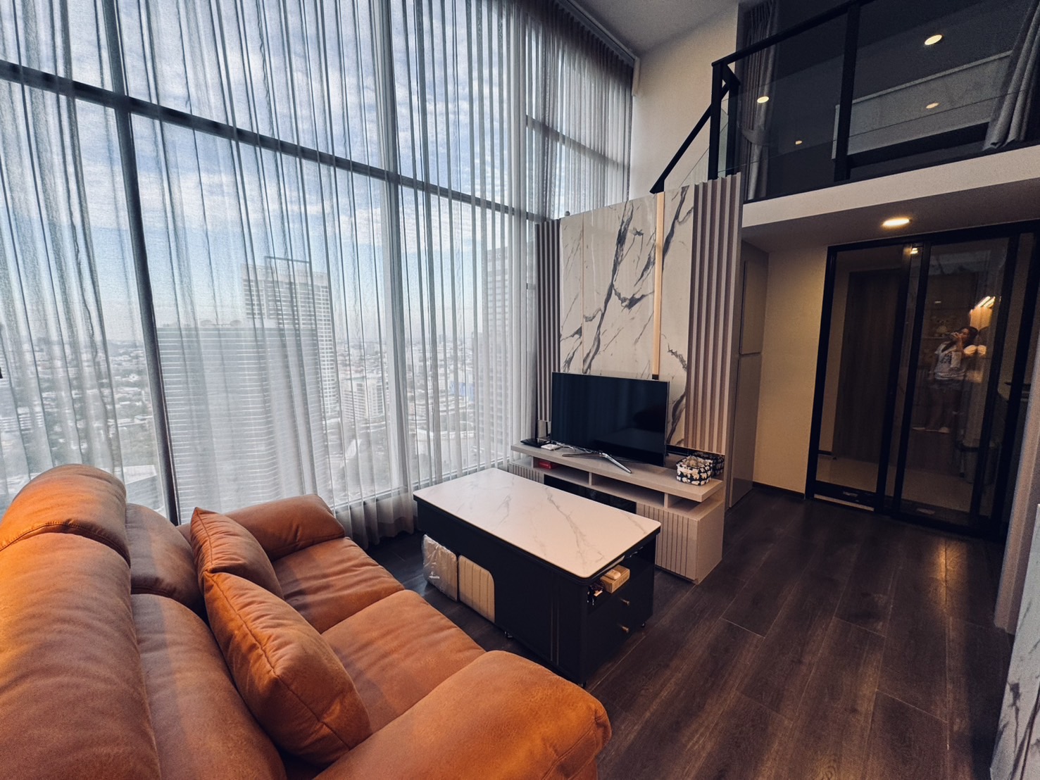 ให้เช่า (ไนท์บริดจ์ สเปซ รัชโยธิน) High Rise โซนพื้นที่ BTS พหลโยธิน 24 ห้องแบบ Duplex2ชั้น 25 1 ห้องนอน 1ห้องน้ำ