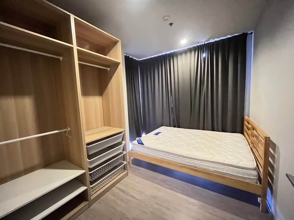 ให้เช่าคอนโด The Line Wongsawang (เดอะ ไลน์ วงศ์สว่าง) 1ห้องนอน / 1ห้องน้ำ ขนาดห้อง 32 ตรม. ชั้น 9 ค่าเช่า 12,000 ต่อเดือน รถไฟฟ้า MRT วงศ์สว่าง