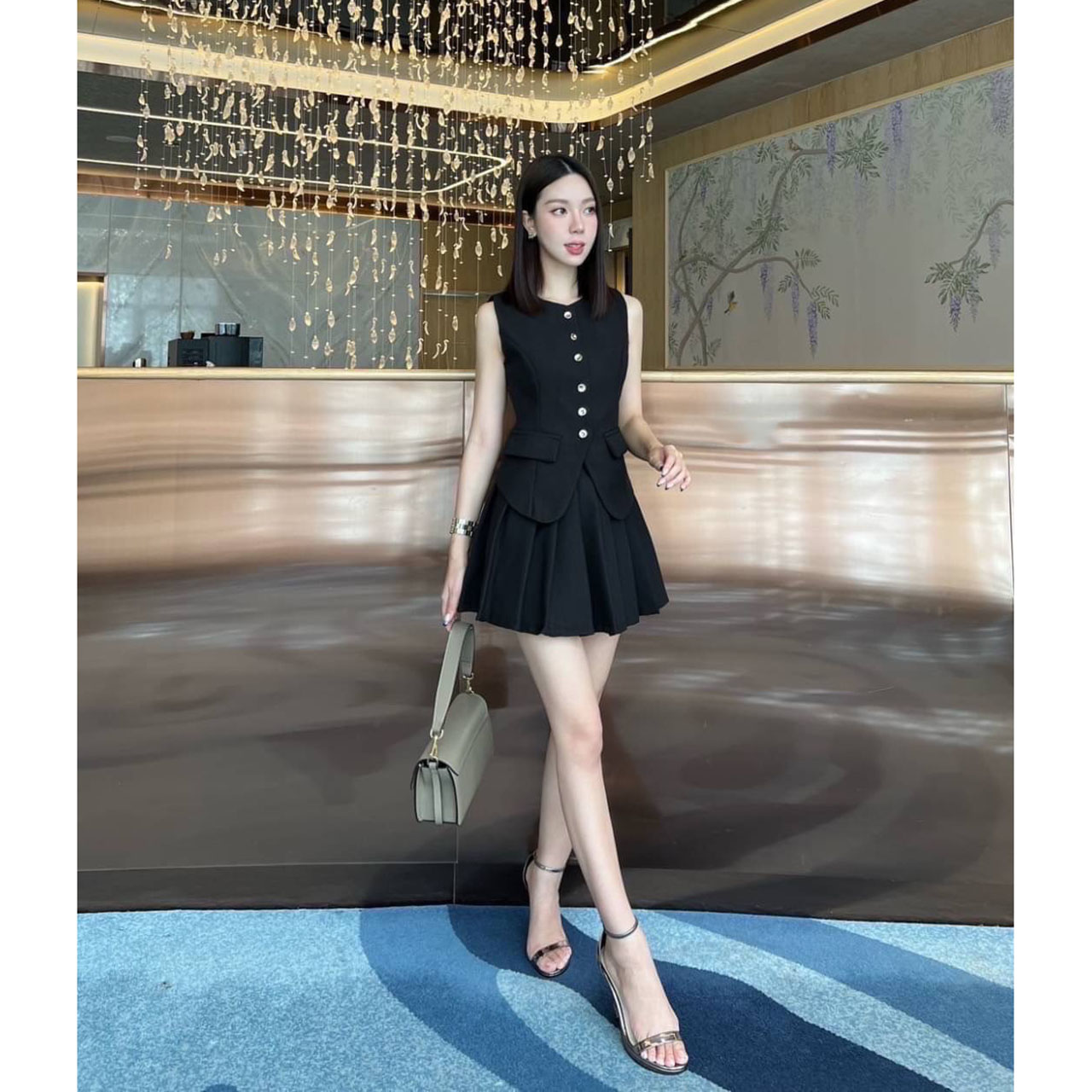 kudapy ชุดเซ็ทสีดำ/สีเทา/สีขียว/สีชมพู เสื้อแขนกุด+กระโปรง set เสื้อแขนกุด แต่งกระดุมจริงด้านหน้า