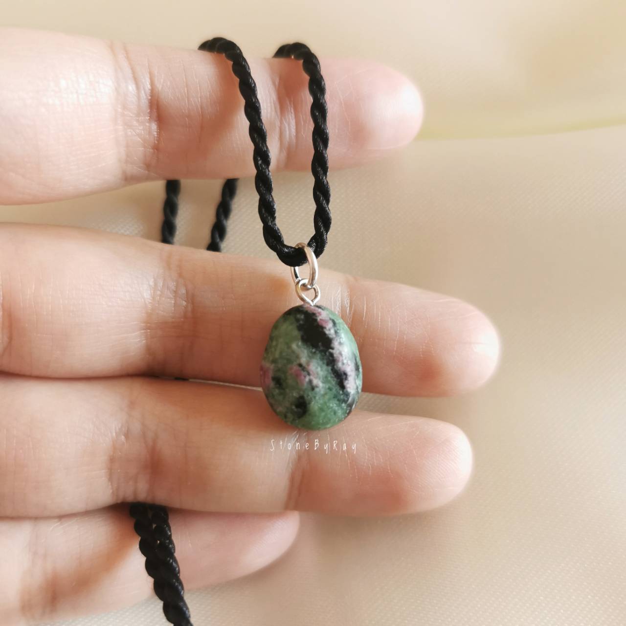 สร้อยคอเชือกจี้หินซอยไซต์รูบี้ Zoisite Ruby